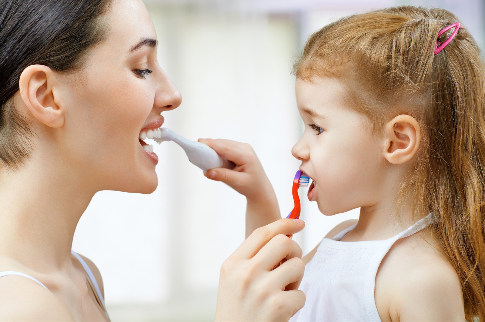 Cách đánh răng cho trẻ. 