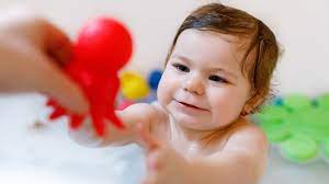 Tắm mát - khoảng thời gian hạnh phúc và tích cực mỗi ngày của trẻ