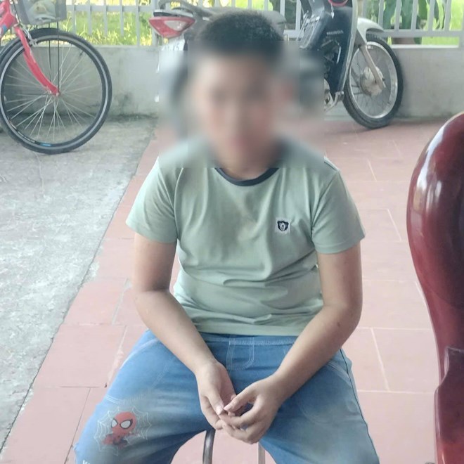 Bé trai 10 tuổi bỏ nhà đi, được người dân Hải Phòng phát hiện, đưa về nhà an toàn