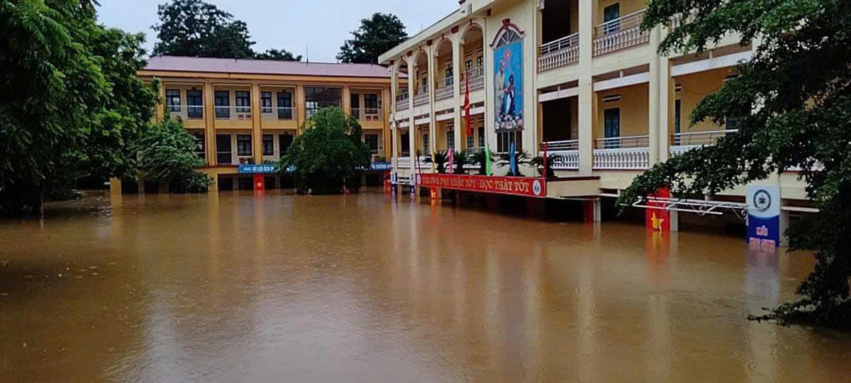 Hơn 50 học sinh, giáo viên tử vong vì siêu bão Yagi