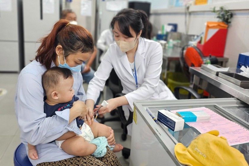 Sẽ có thêm 2,8 triệu liều vaccine 5 trong 1 tiêm chủng cho trẻ em