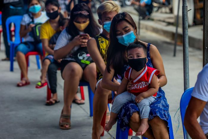 Philippines cấp phép tiêm vaccine cho trẻ từ 12 tuổi